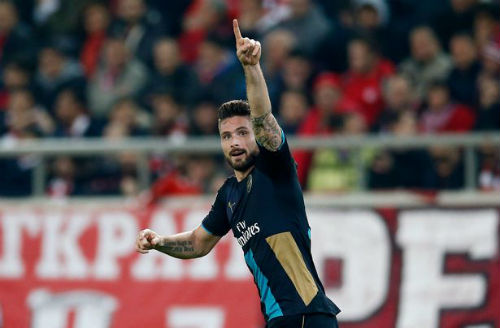 Ghi hat-trick, Giroud vẫn không chắc suất đá chính - 1