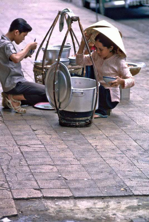 Sài Gòn xưa và những kiểu mốt &#34;40 năm vẫn mặc tốt&#34; - 4