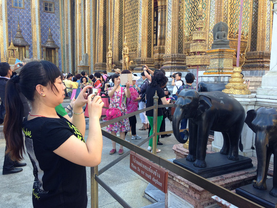 Khách Việt nườm nượp ra nước ngoài - 1