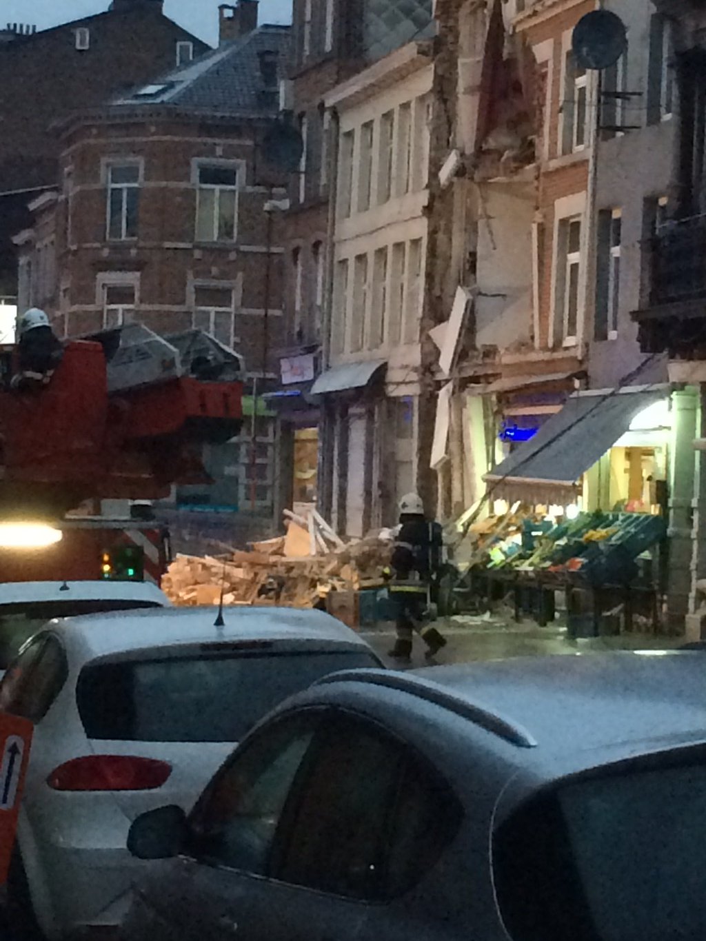 Nổ lớn tại Bỉ, ít nhất 14 người bị thương - 1