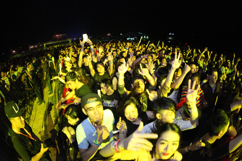 Khán giả Hà Nội cuồng nhiệt trong show DJ số 1 thế giới - 3