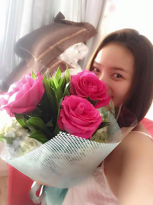 Facebook sao 14/12: Lộ ảnh con trai và 'bà xã' Tùng Dương - 5