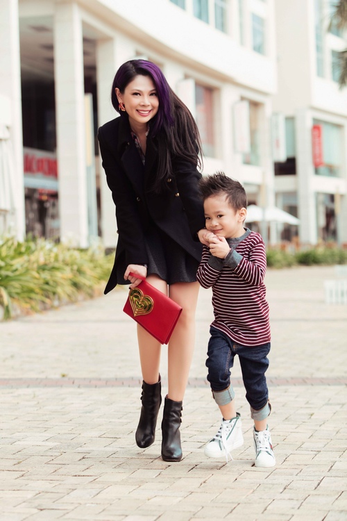 Con trai Ngô Kiến Huy ngày càng giống bố - 2