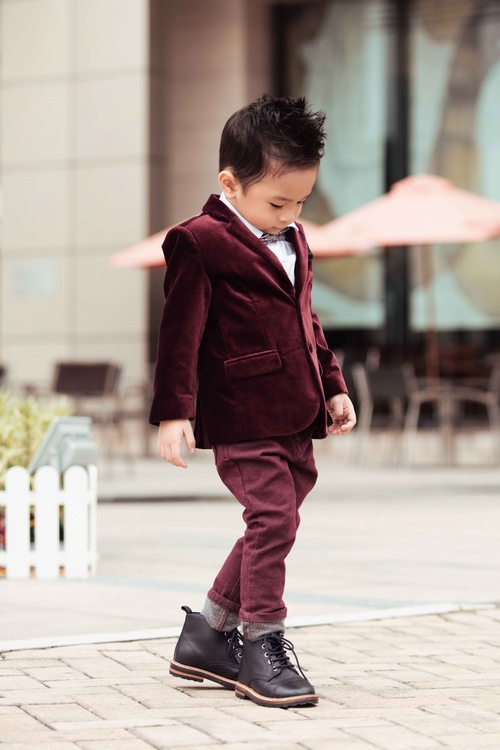 Con trai Ngô Kiến Huy ngày càng giống bố - 5