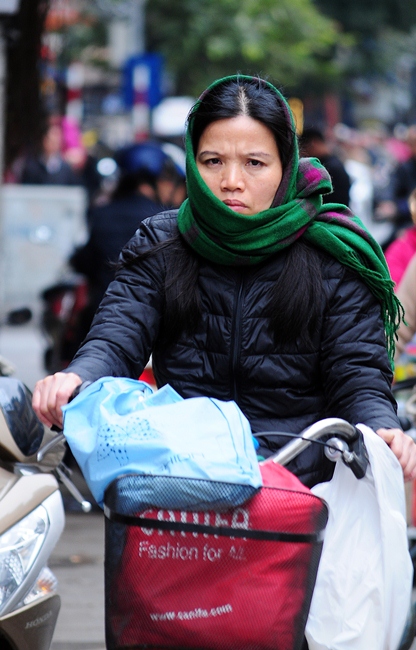 Ảnh: Người Hà Nội giữa cái lạnh tê tái - 3