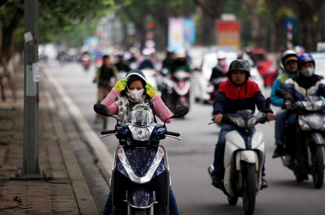 Ảnh: Người Hà Nội giữa cái lạnh tê tái - 4