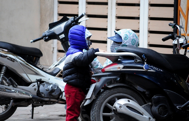 Ảnh: Người Hà Nội giữa cái lạnh tê tái - 6