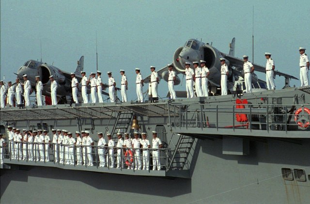 Thái Lan: Tàu sân bay bị "tước" sức mạnh quân sự - 3