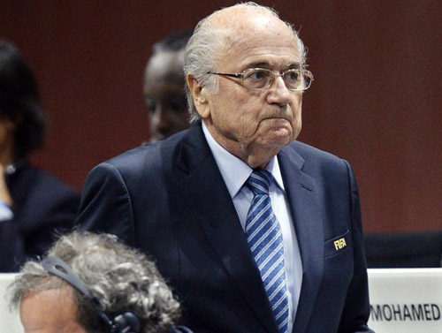 Blatter ám chỉ FIFA nương nhẹ Real, "xử ép" Barca - 1
