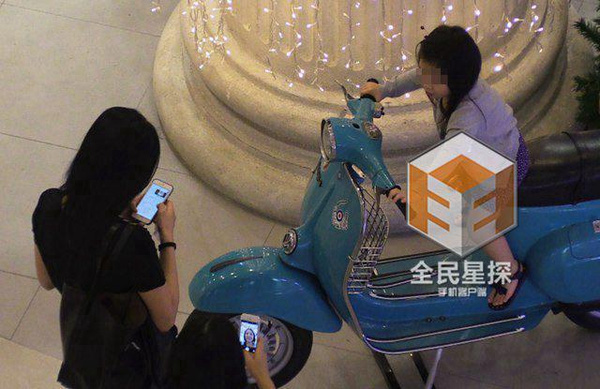 Clip: 'Soái ca' Chung Hán Lương bí mật hẹn gặp vợ con - 7