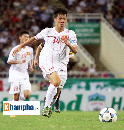 Công Phượng: Từ cầu thủ đá bóng lá chuối tới ngôi sao HAGL - 5