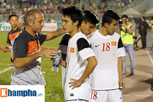 Công Phượng: Từ cầu thủ đá bóng lá chuối tới ngôi sao HAGL - 4