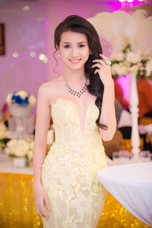 Dương Thùy Linh khoe lưng trần giữa trời đông Hà Nội - 5