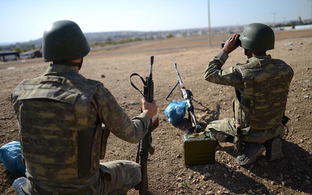 IS tấn công trại lính Iraq, quân Thổ Nhĩ Kỳ trúng đạn - 1