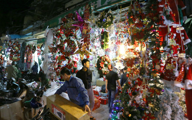 di choi giang sinh o ha noi