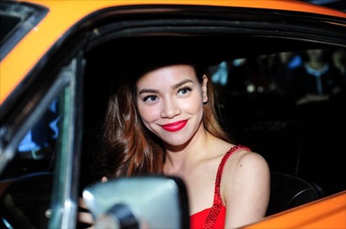 Hà Hồ chơi trội lái xế sang vào thẳng sân khấu - 3