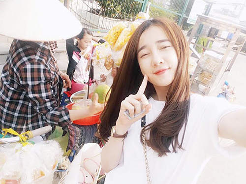 Facebook sao 18/12: Hà Hồ công khai bênh vực Phạm Hương - 4