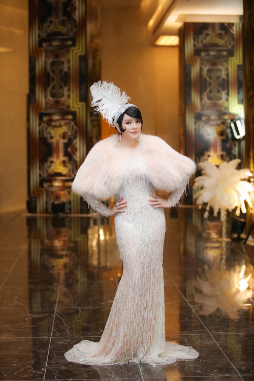 Thủy Tiên, Hoàng Thùy Linh hở bạo giữa cái lạnh 13 độ C - 11