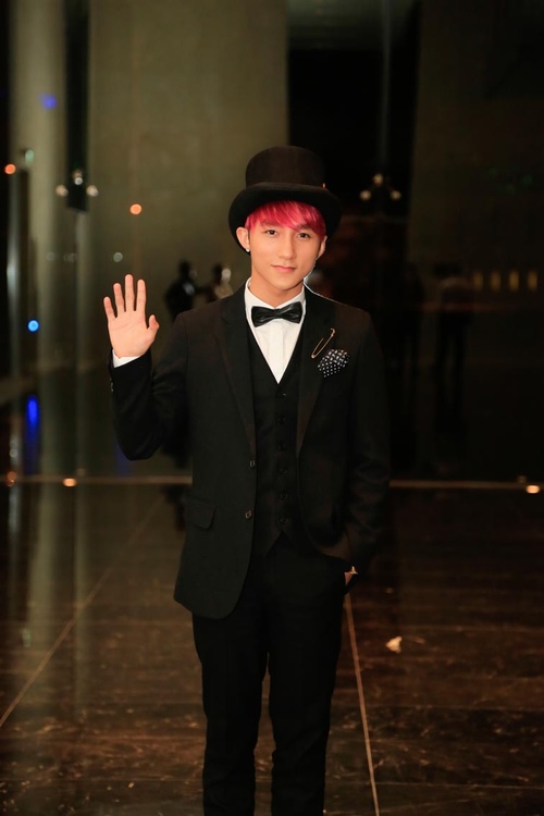 Thủy Tiên, Hoàng Thùy Linh hở bạo giữa cái lạnh 13 độ C - 5