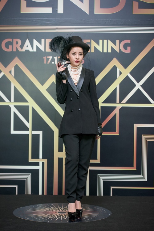 Thủy Tiên, Hoàng Thùy Linh hở bạo giữa cái lạnh 13 độ C - 6