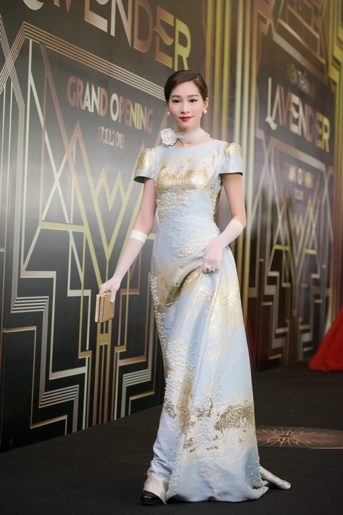 Thủy Tiên, Hoàng Thùy Linh hở bạo giữa cái lạnh 13 độ C - 9