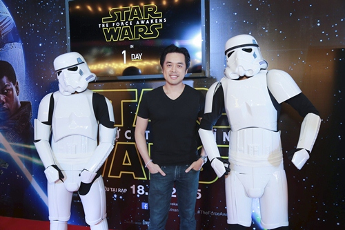 Gil Lê lẻ bóng trong buổi công chiếu Star Wars - 7