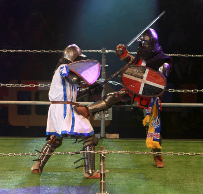 Một đấu độc đáo giống như cuộc chiến giữa các hiệp sĩ thời xưa được tổ chức ở Tel Aviv, Israel.