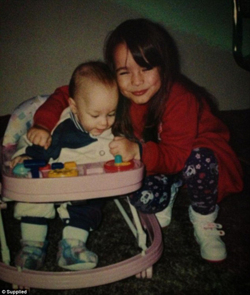 Đối thủ của Phạm Hương gây chú ý vì quá khứ nghèo khổ - 3