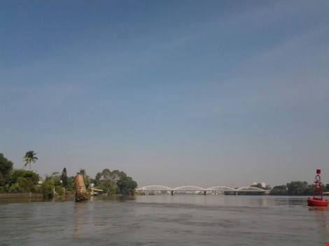 Kỳ lạ trụ đá trên sông Đồng Nai được dân gọi là "ông Một" - 5