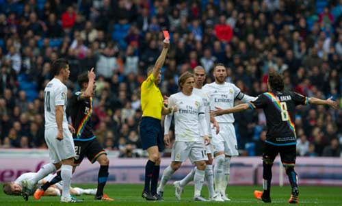 Trận Real Madrid - Vallecano bị nghi có "mùi" - 1