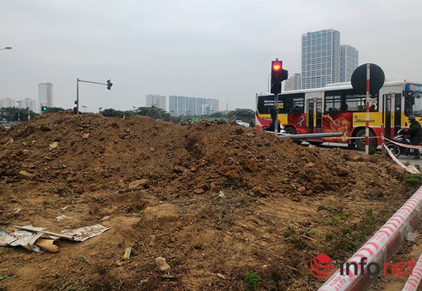 Chính thức "khai tử" thảm cỏ đẹp nhất Thủ đô - 6