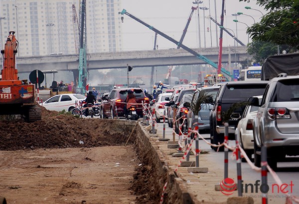 Chính thức "khai tử" thảm cỏ đẹp nhất Thủ đô - 9