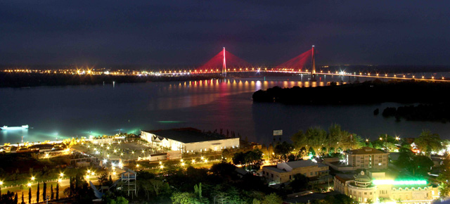 Ngắm dàn đèn nghệ thuật gần 30 tỷ đồng trên cầu Cần Thơ - 1