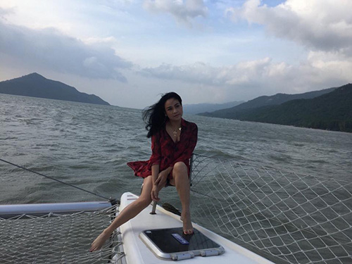 Facebook sao 22/12: Vân Trang khoe nhẫn kim cương 'khủng' - 6