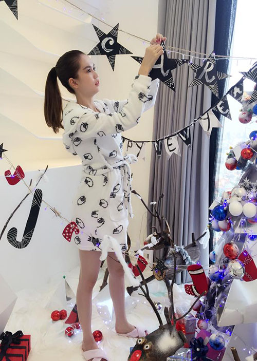 Facebook sao 22/12: Vân Trang khoe nhẫn kim cương 'khủng' - 9