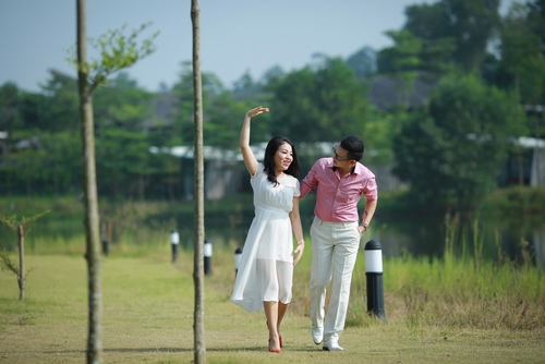 Anh Thơ mặc váy cưới ở độ tuổi 40 - 3