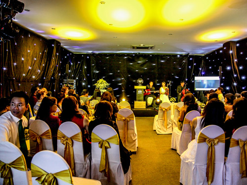 Việt Trinh, Anh Thư dự khai trương Dencos Luxury tại Cần Thơ - 3