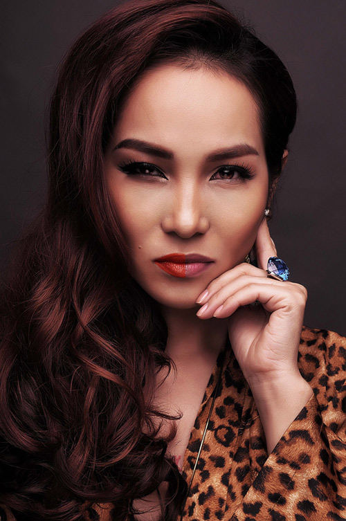 Hoàng Lê Vi trở lại khi hát về “Gái hư” - 2