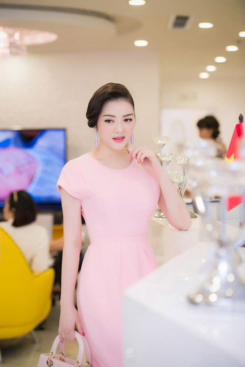 Vì sao nhan sắc Lý Nhã Kỳ ngày càng hoàn mỹ? - 2