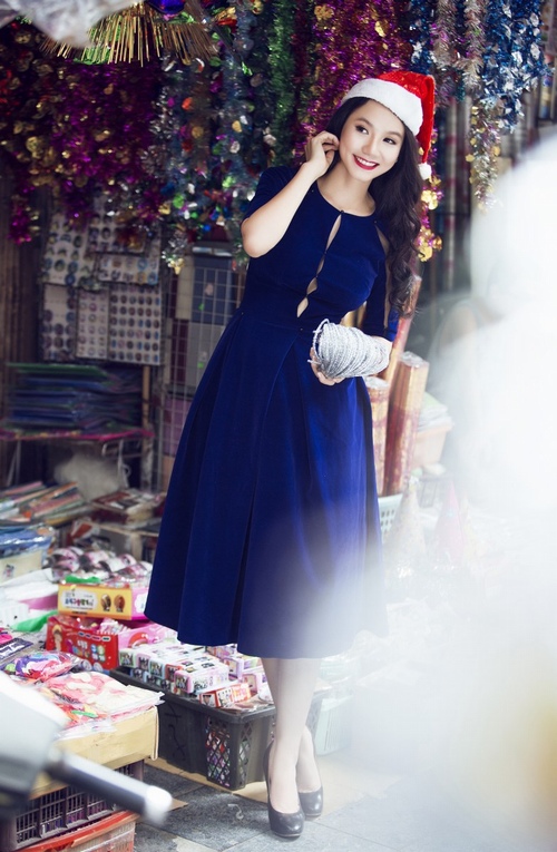 Mỹ nhân 'Cầu vồng tình yêu' gợi cảm mùa Noel - 7