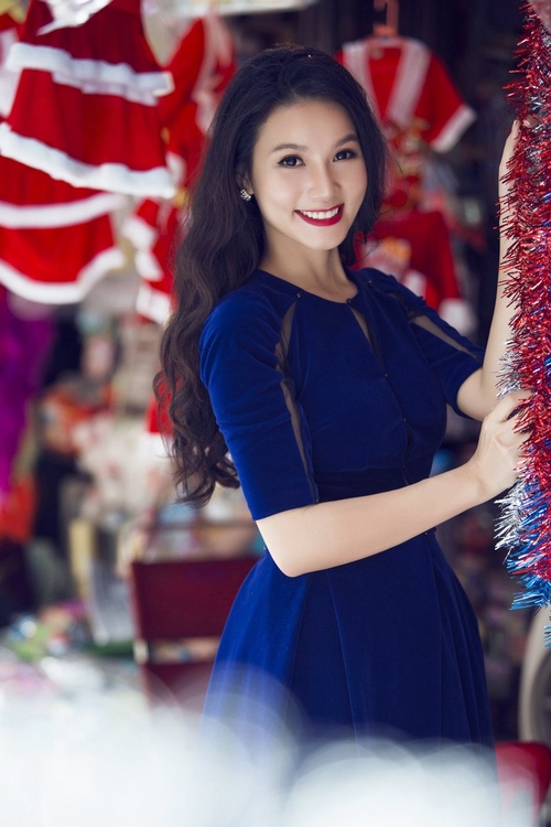 Mỹ nhân 'Cầu vồng tình yêu' gợi cảm mùa Noel - 8