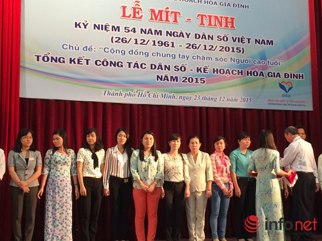 Tốc độ già hóa dân số ở Việt Nam nhanh nhất thế giới! - 1