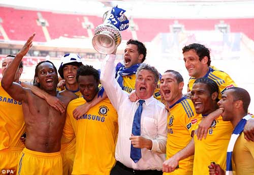 Hiddink chữa cháy ở Chelsea: Đừng mong chờ “phép thuật” - 2