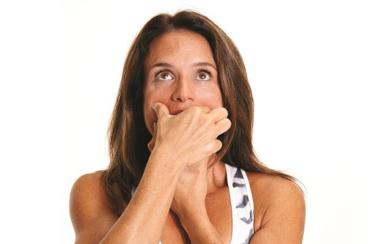 5 động tác đơn giản giúp ngăn ngừa nếp nhăn - 4