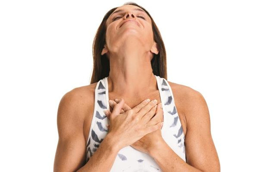 5 động tác đơn giản giúp ngăn ngừa nếp nhăn - 5