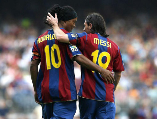 Messi tiết lộ chuyện kế thừa số 10 từ Ronaldinho - 2