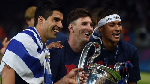 Những cái NHẤT 2015: Barca, Messi, Chelsea và FIFA - 1