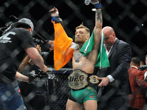 Kẻ khóc, người cười trong làng bóng đá thể thao 2015 - 11