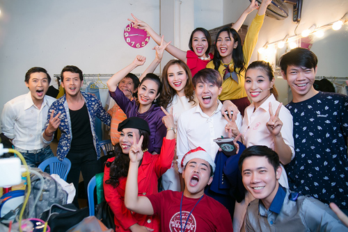 Diễm Hương 'bóc' chuyện hậu trường làng mẫu bằng kịch - 13