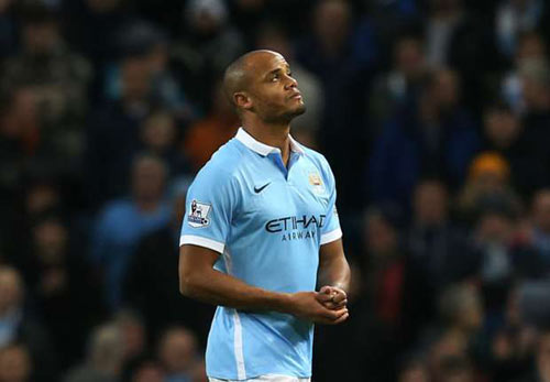 Man City đại thắng, Kompany gặp họa - 1